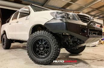 TOYOTA HILUX N70 4WD GRENADE OR MATTE BLACK